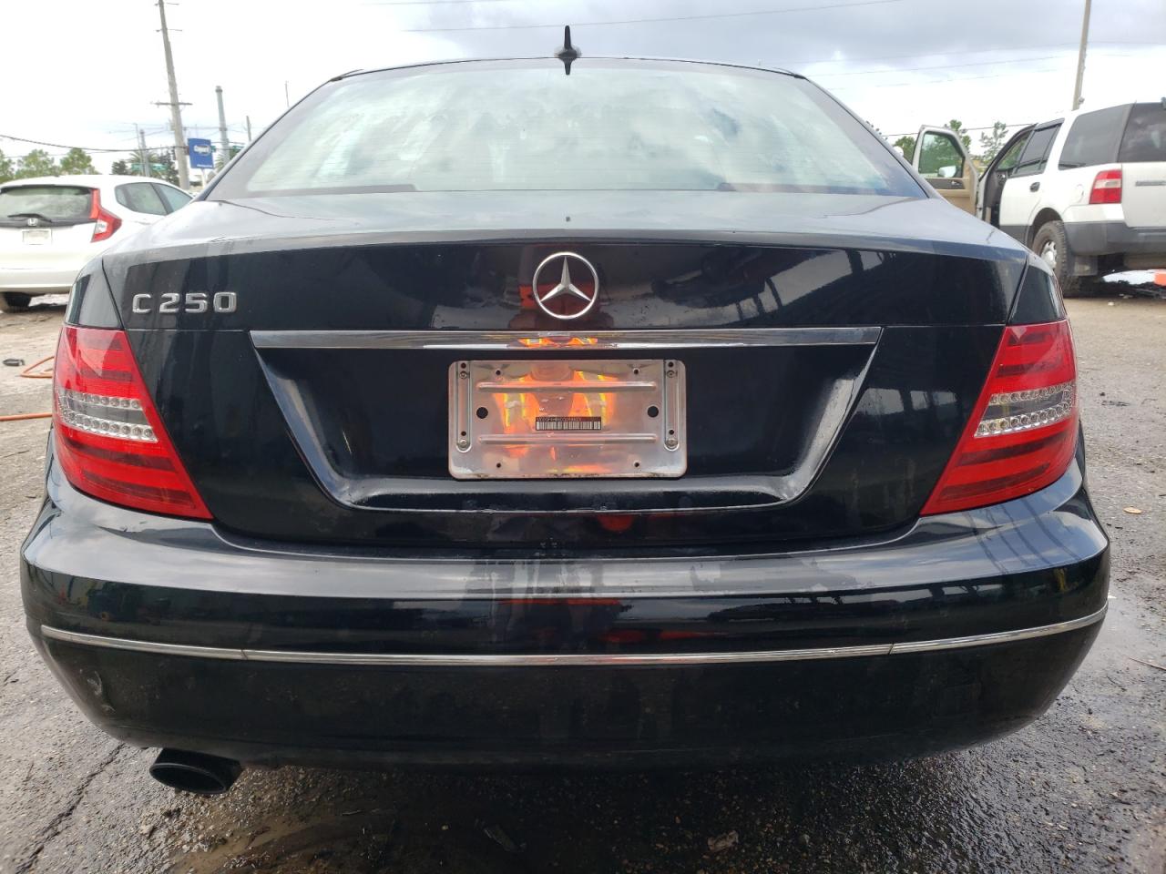 2013 Mercedes-Benz C 250 VIN: WDDGF4HB8DG098823 Lot: 66400894