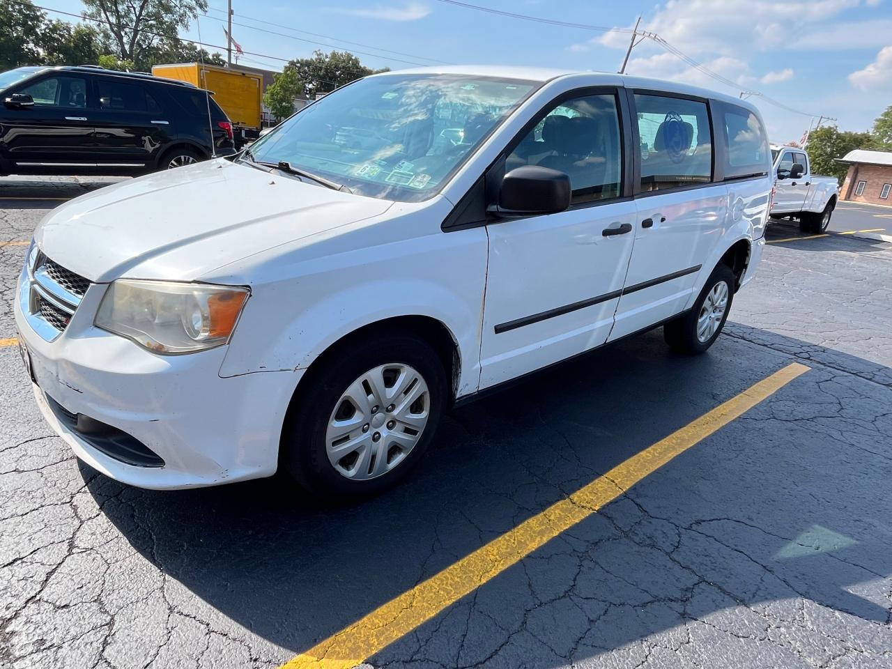 2014 Dodge Caravan - Image 2