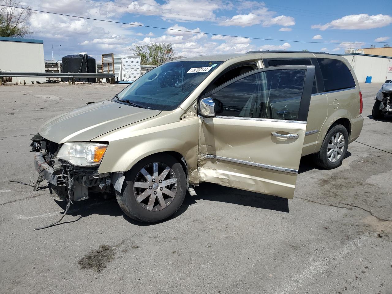 2011 Chrysler Town & Country Touring L for Sale in Anthony, TX - Front End