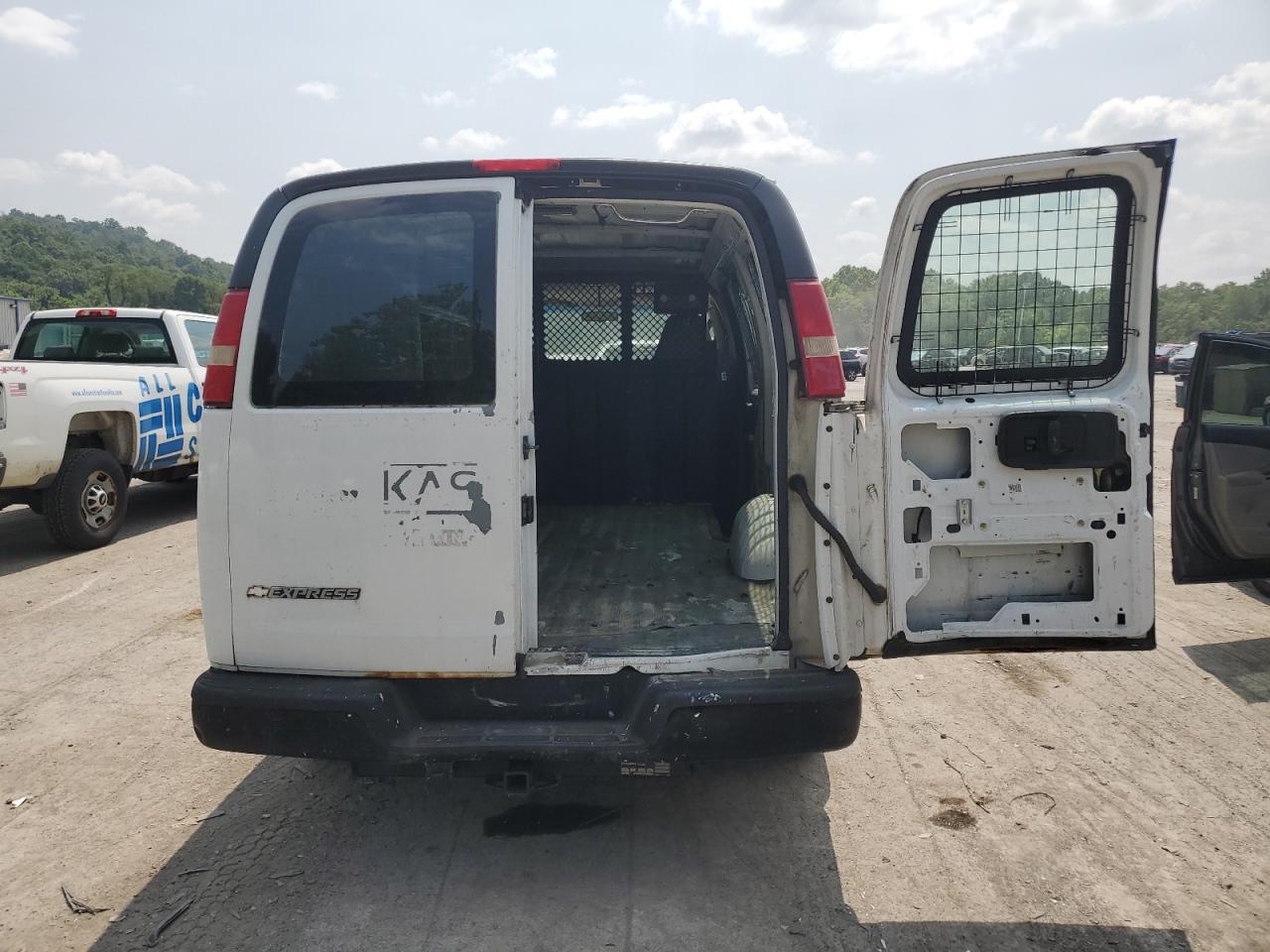 2004 Chevrolet Express G1500 VIN: 1GCFG15X541130387 Lot: 67458994