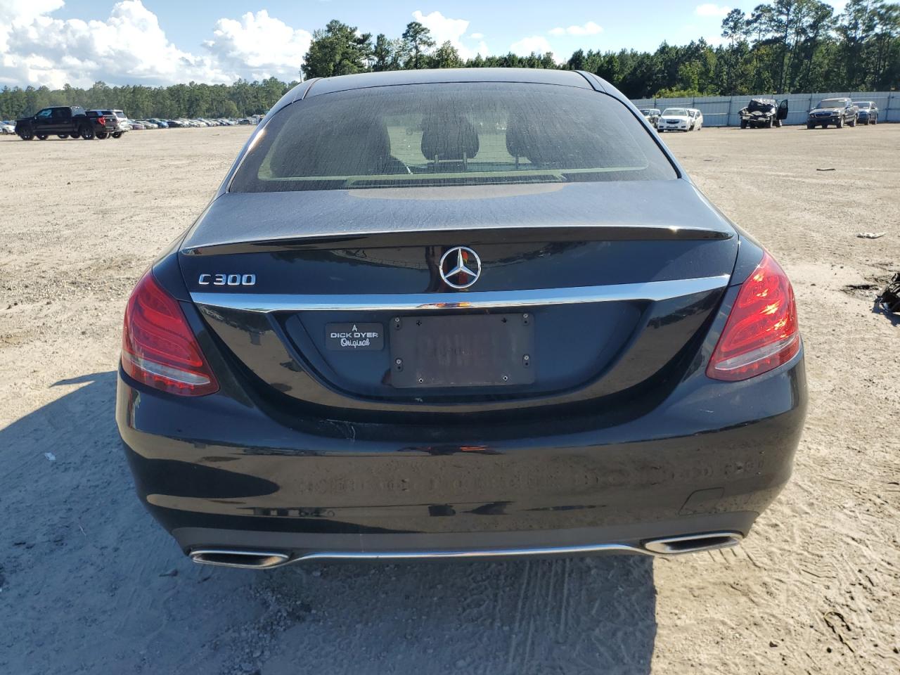 2015 Mercedes-Benz C 300 VIN: 55SWF4JB6FU071647 Lot: 68980534