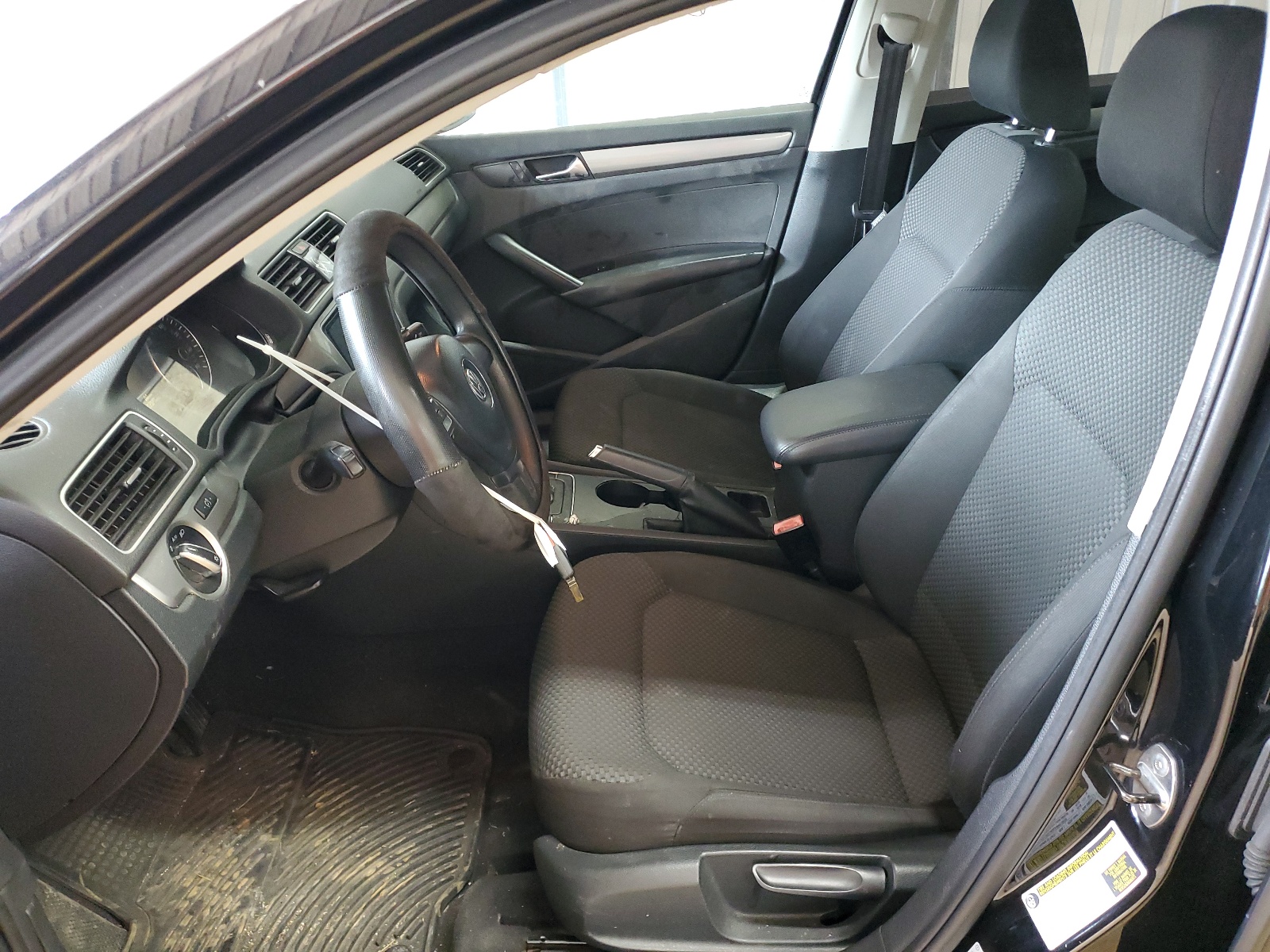 1VWAP7A31CC026057 2012 Volkswagen Passat S