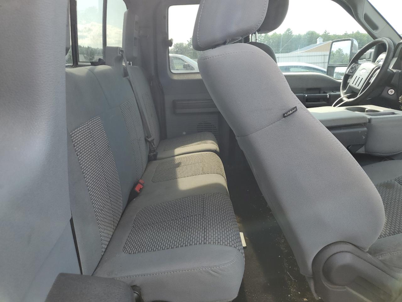 2011 Ford F250 - Image 10