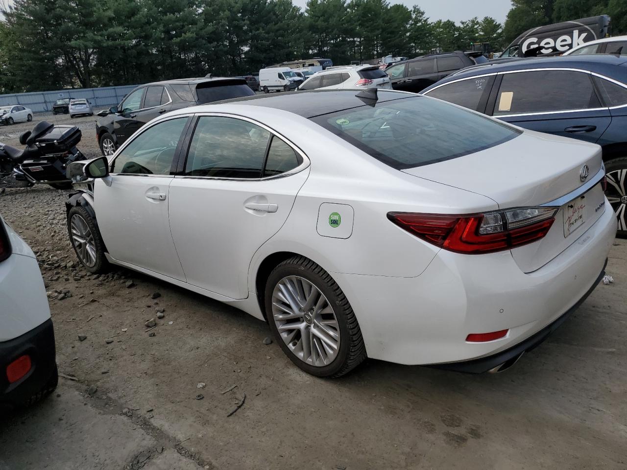 58ABK1GG5JU093558 2018 LEXUS ES - Image 2