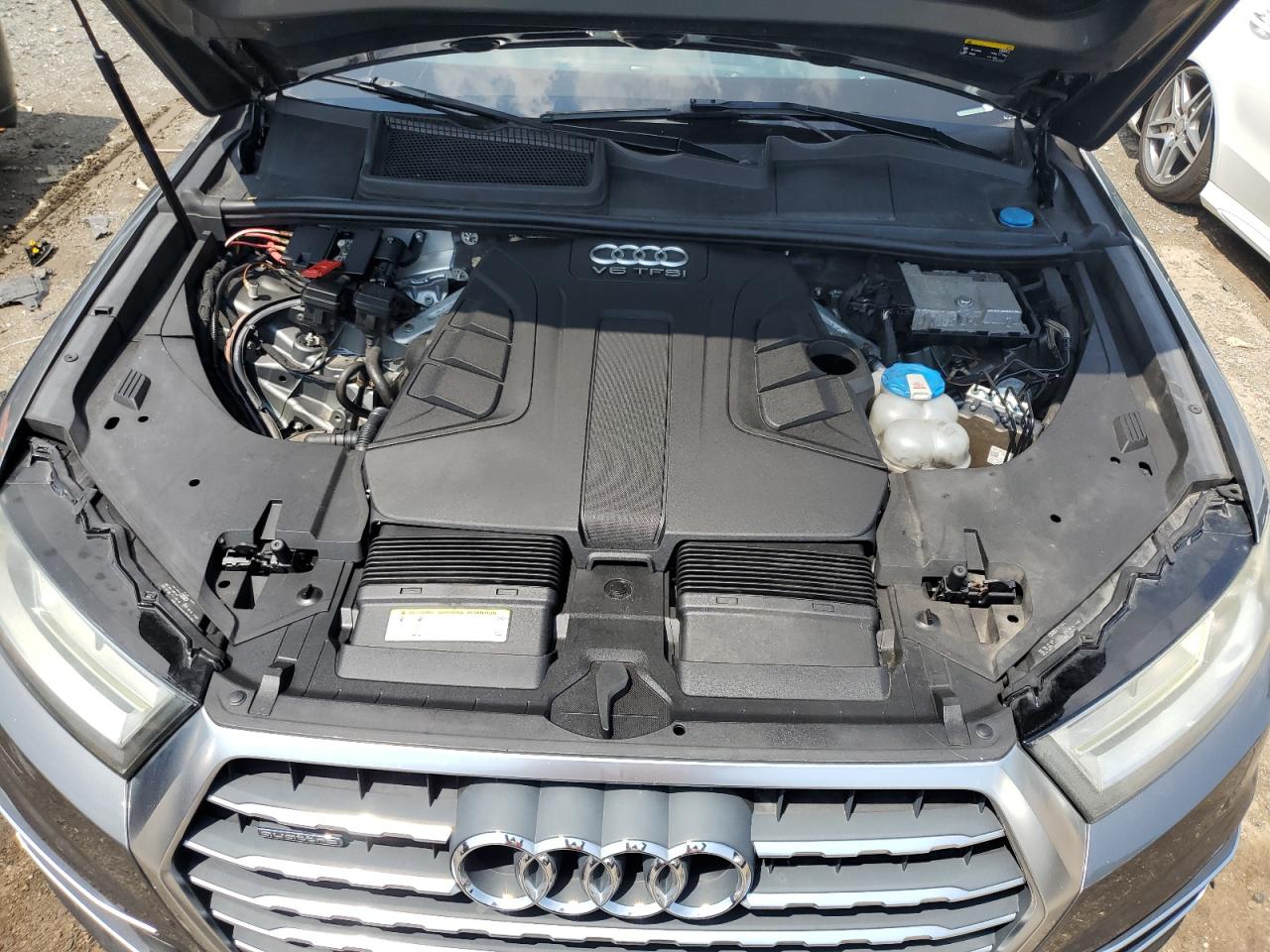 WA1LAAF74HD001994 2017 Audi Q7 Premium Plus