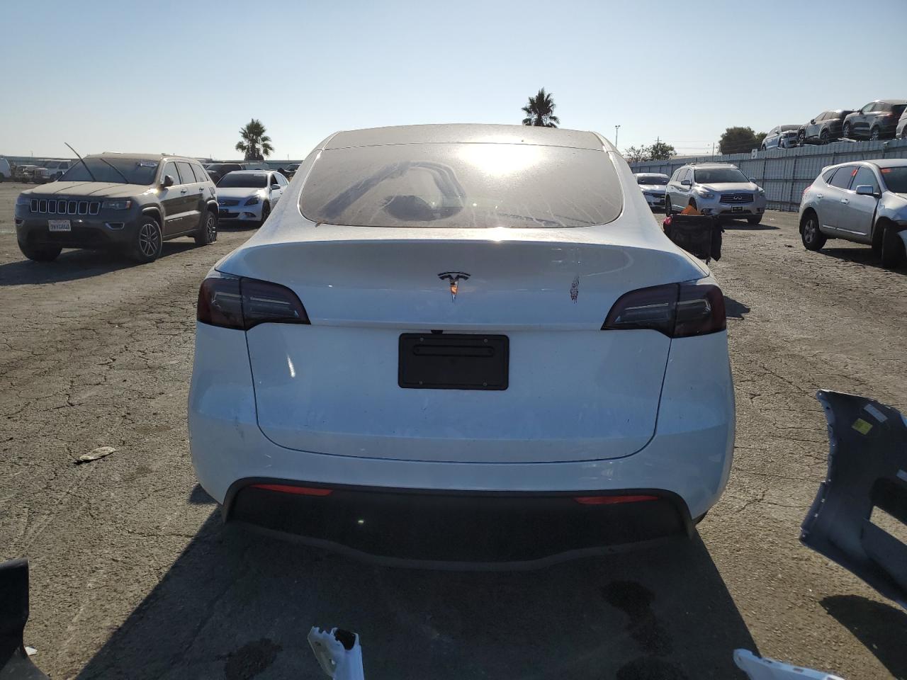 2024 Tesla Model Y VIN: 7SAYGDEDXRF072598 Lot: 65175504