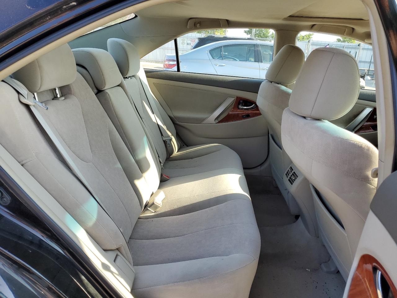 2011 Toyota Camry - Image 10