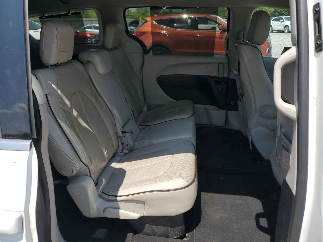 2017 Chrysler Pacifica Limited VIN: 2C4RC1GGXHR736162 Lot: 54947505