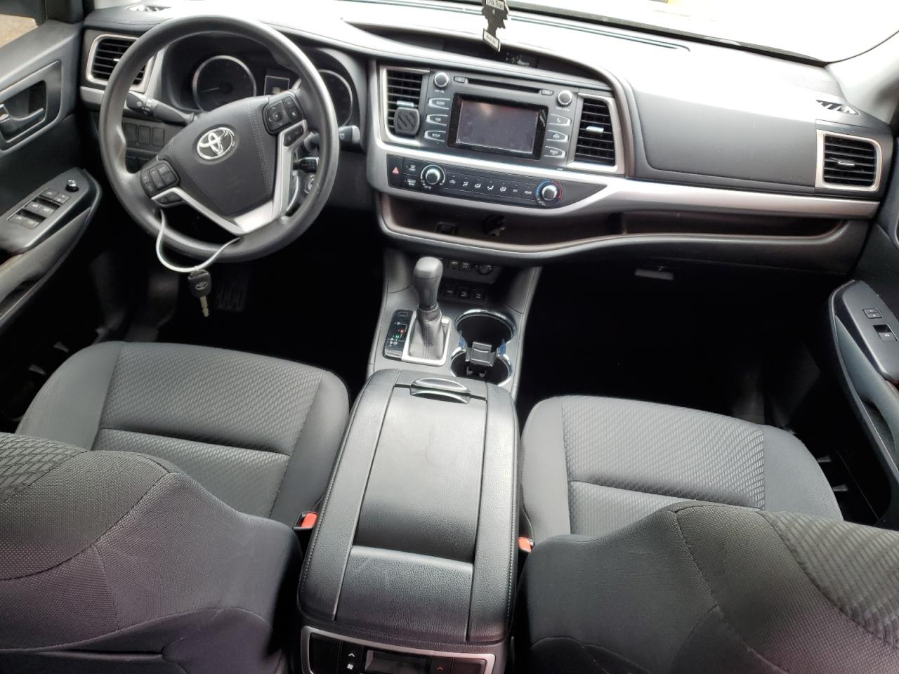 2019 Toyota Highlander Le VIN: 5TDBZRFH5KS718658 Lot: 65714904