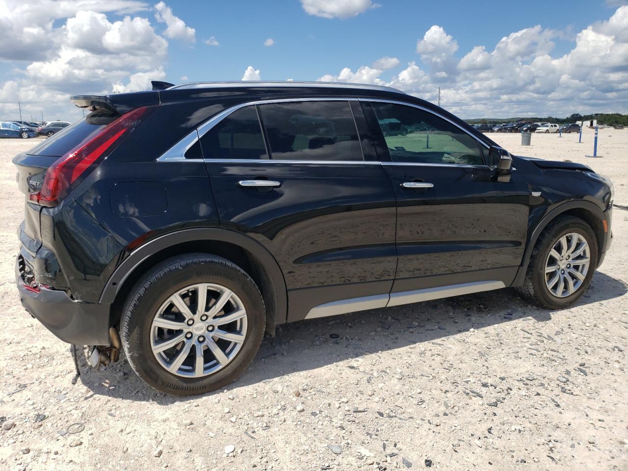 VIN 1GYFZCR45MF047545 2021 CADILLAC XT4 no.3