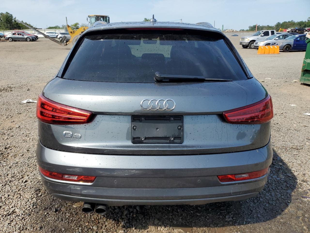 WA1BCCFSXJR008897 2018 Audi Q3 Premium