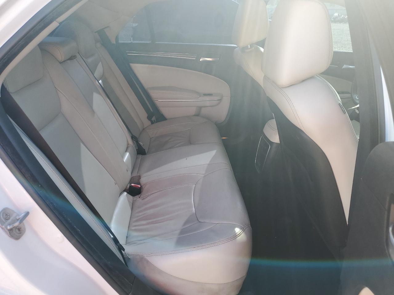 2015 Chrysler 300 Limited VIN: 2C3CCAAG2FH807411 Lot: 66927724