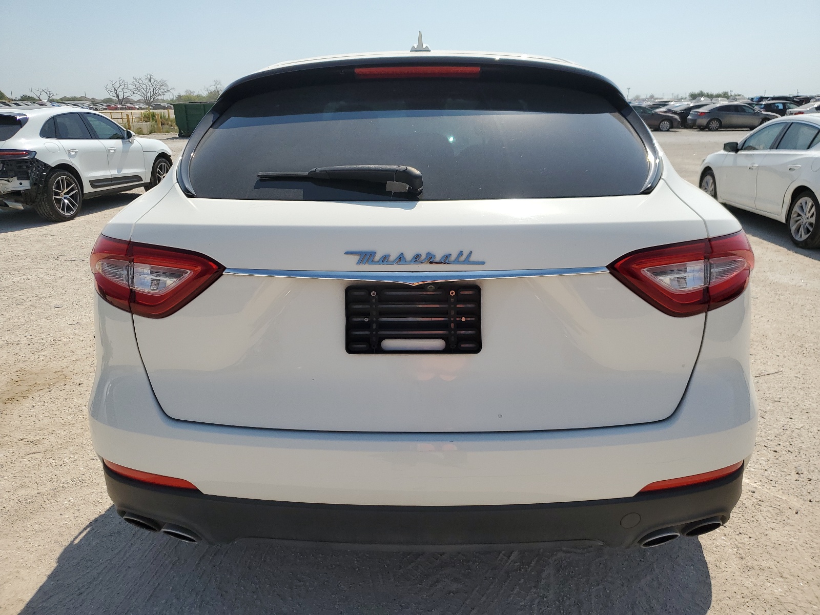 2017 Maserati Levante vin: ZN661XUA7HX257838