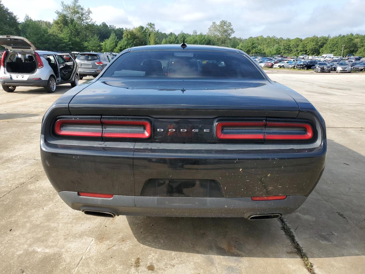 2C3CDZAG2FH888289 2015 Dodge Challenger Sxt