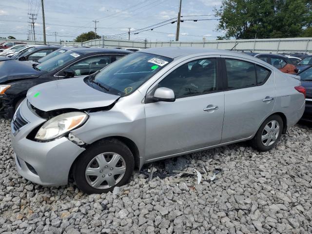 Седаны NISSAN VERSA 2013 Серебристый