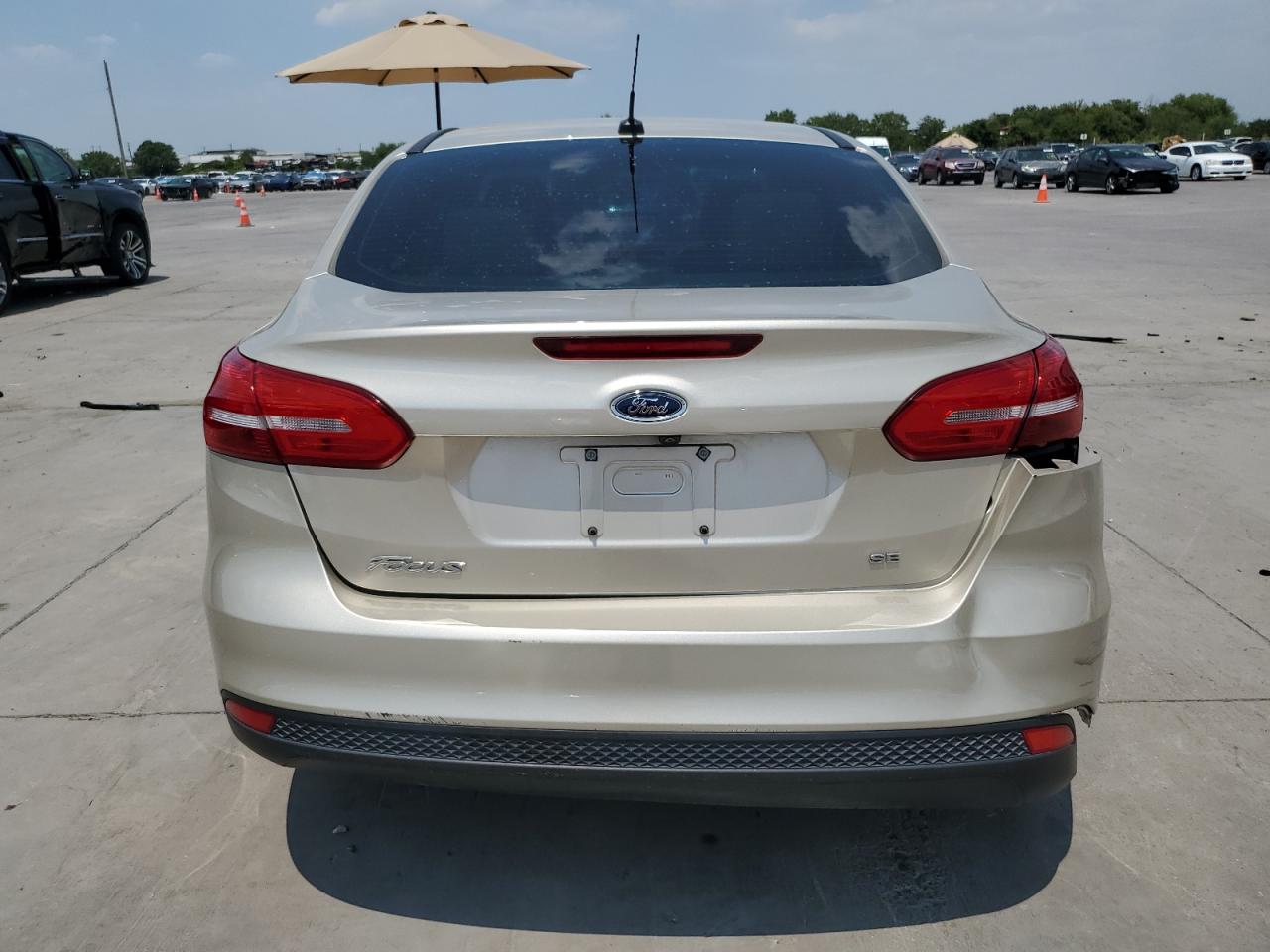 1FADP3F26JL311414 2018 Ford Focus Se