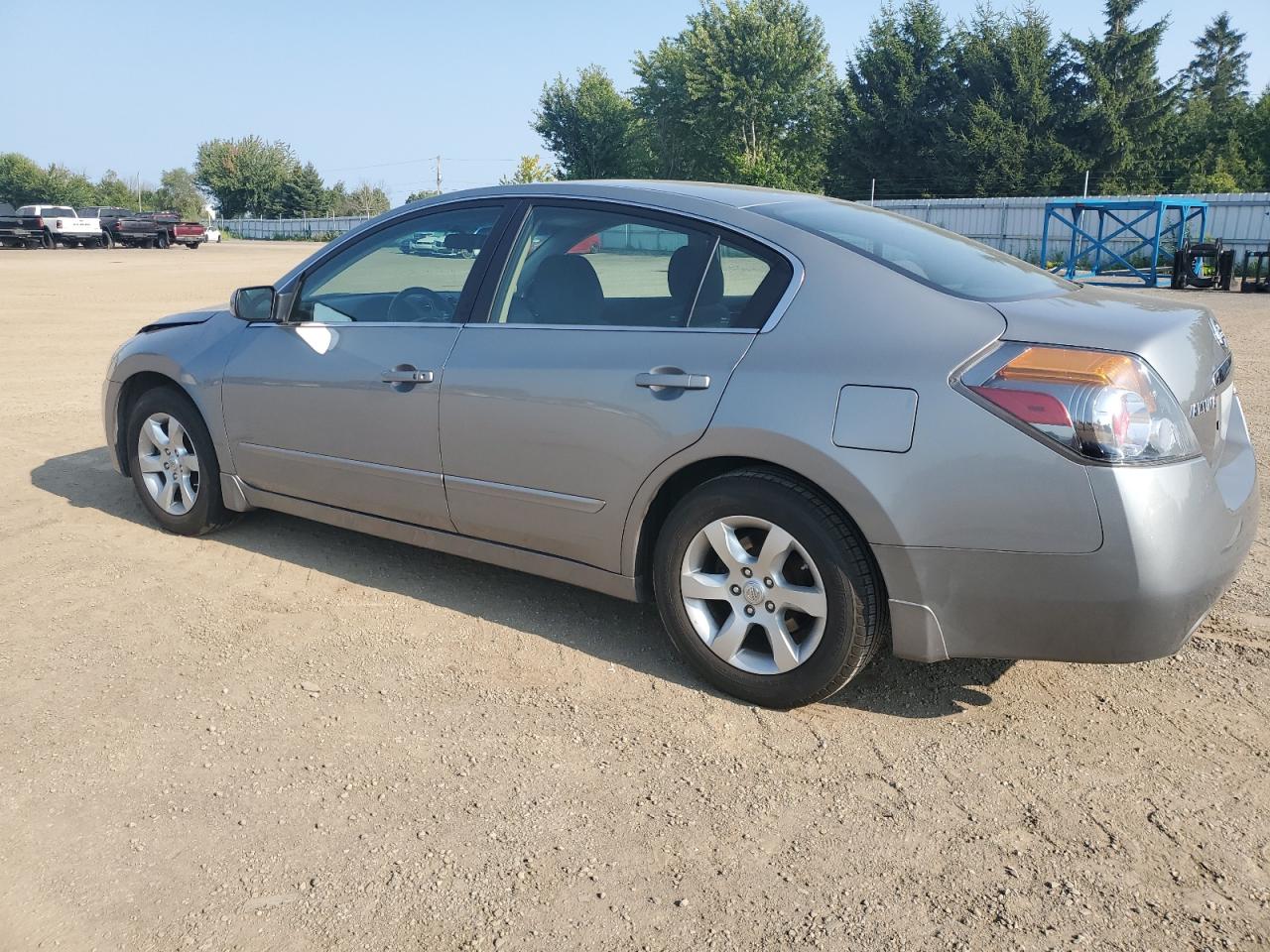 2009 Nissan Altima - Image 2