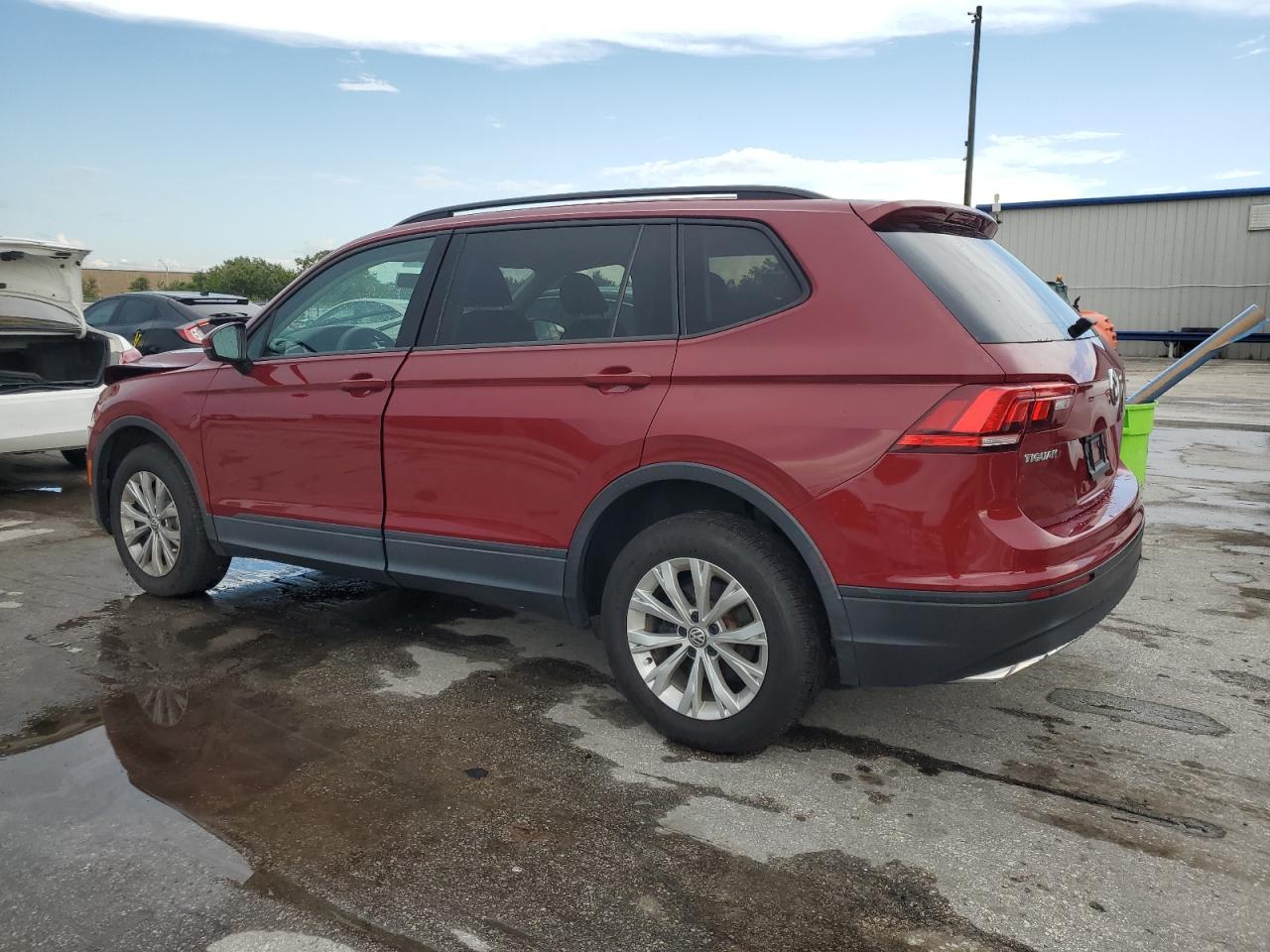 3VV1B7AXXJM190473 2018 VOLKSWAGEN TIGUAN - Image 2