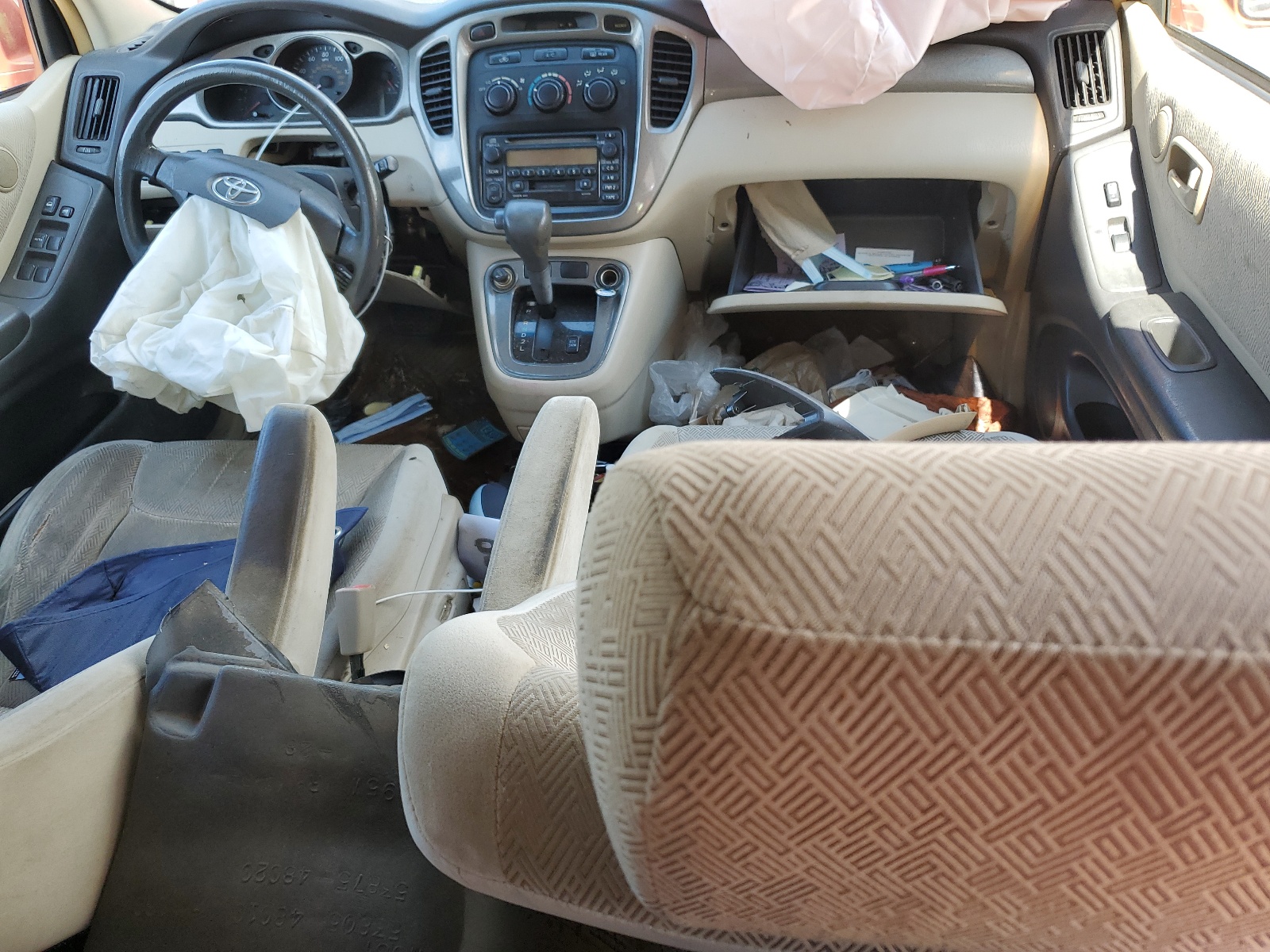 JTEGD21A110001628 2001 Toyota Highlander