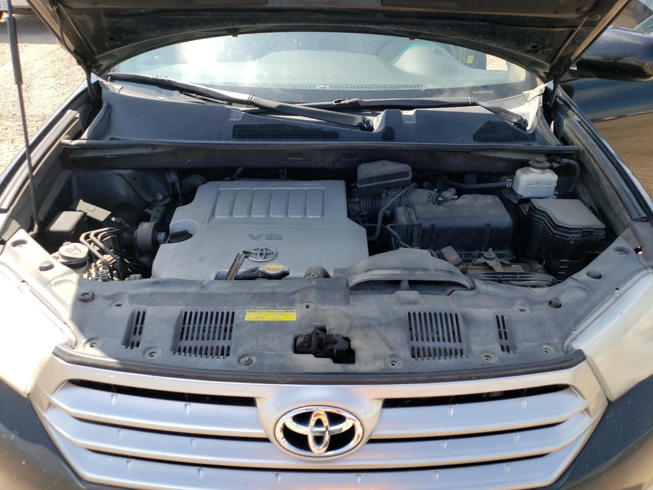 2011 Toyota Highlander Base VIN: 5TDBK3EHXBS057292 Lot: 67776364