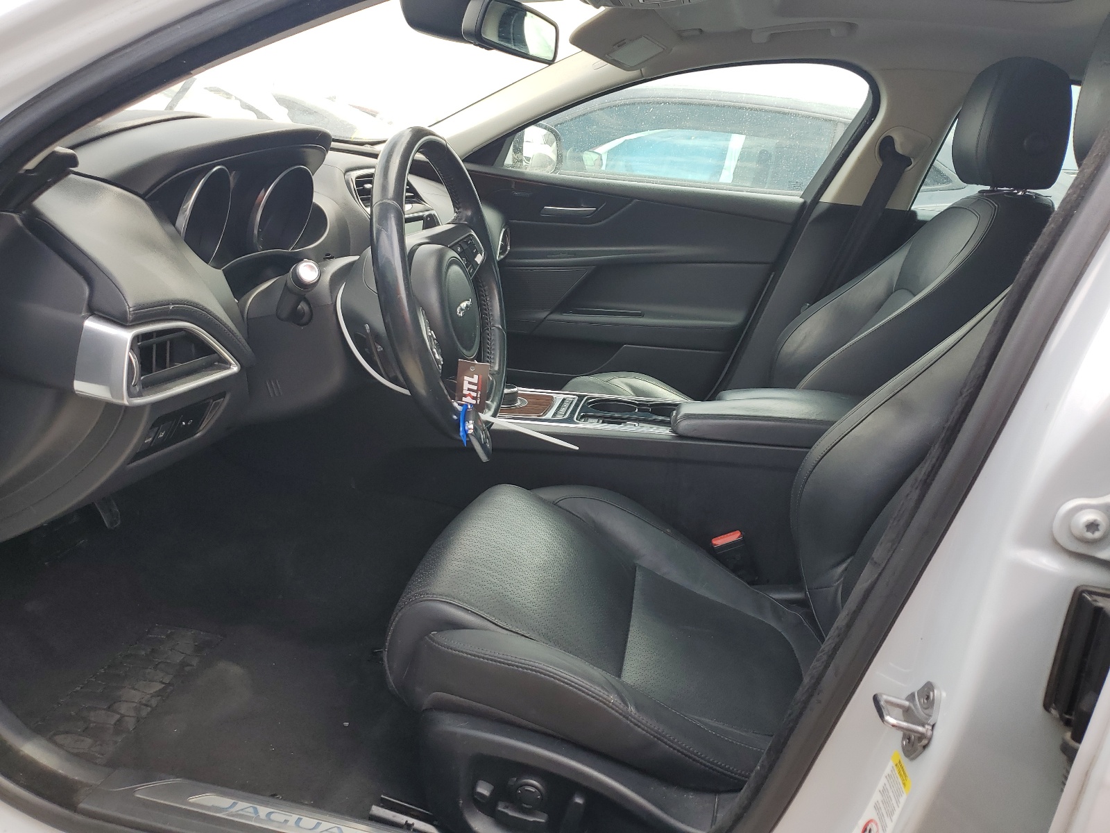 SAJAN4BV5HA947810 2017 Jaguar Xe First Edition