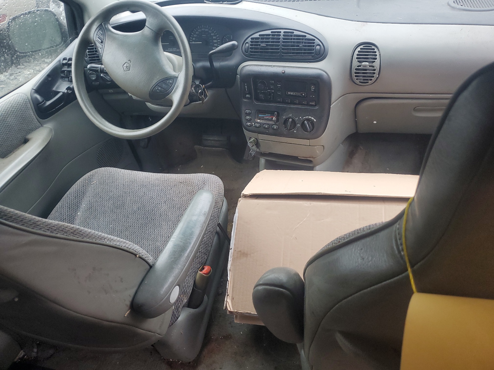 1B4GP44R3TB106393 1996 Dodge Grand Caravan Se