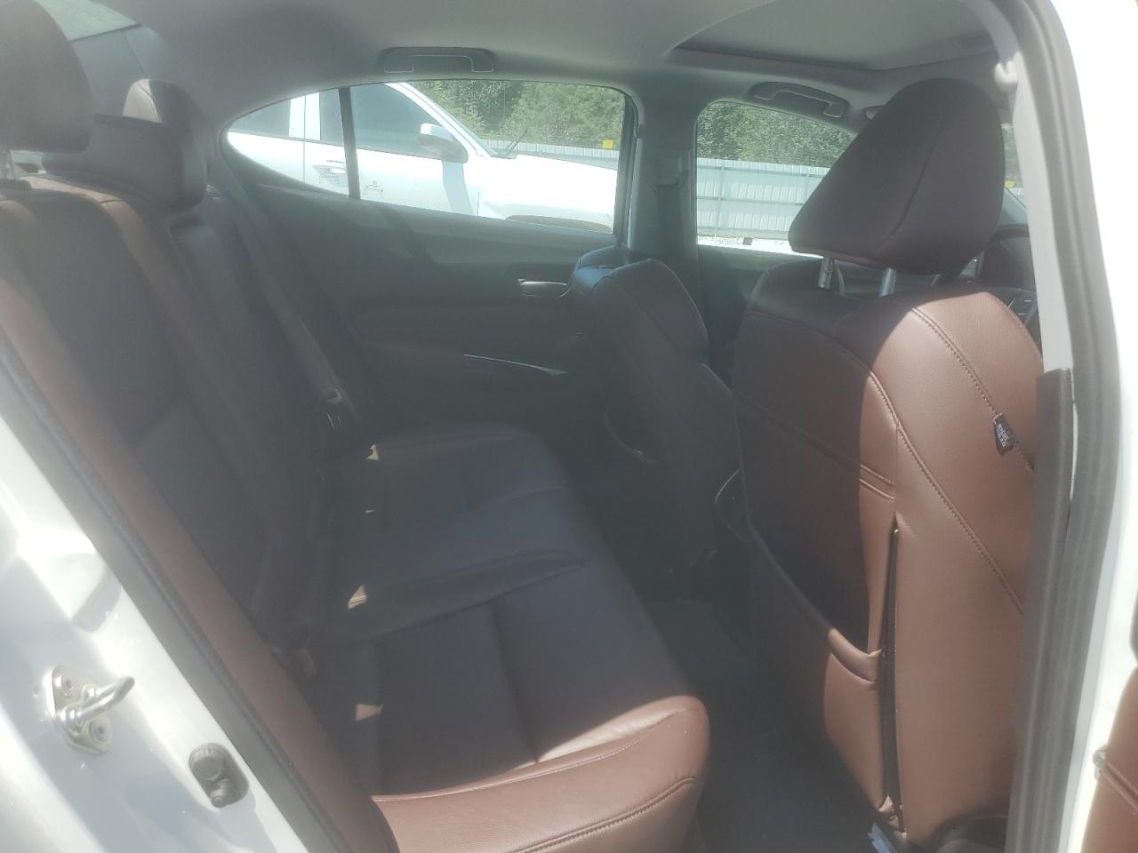 2015 Acura TLX - Image 10