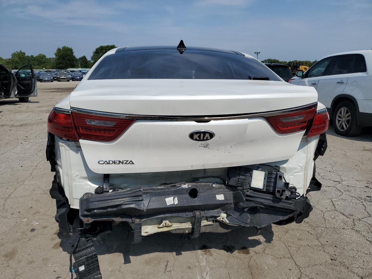 KNALC4J14J5099376 2018 Kia Cadenza Luxury