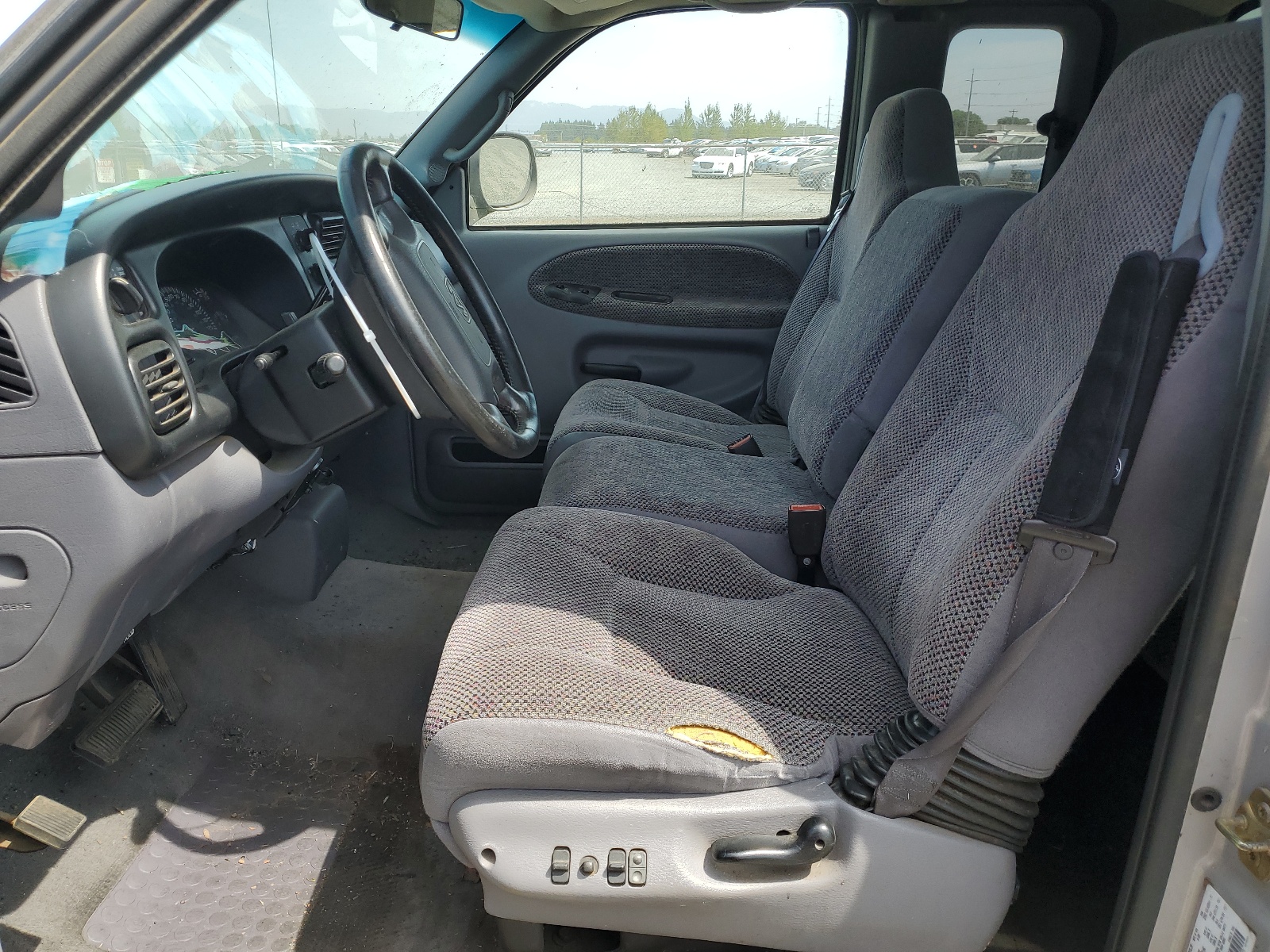 3B7KC23Z3XG204531 1999 Dodge Ram 2500