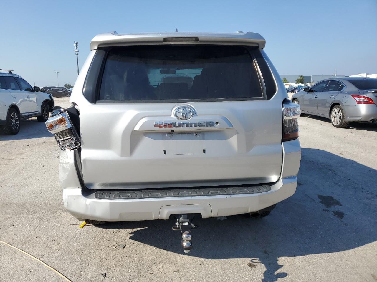 JTEZU5JR3J5186106 2018 Toyota 4Runner Sr5