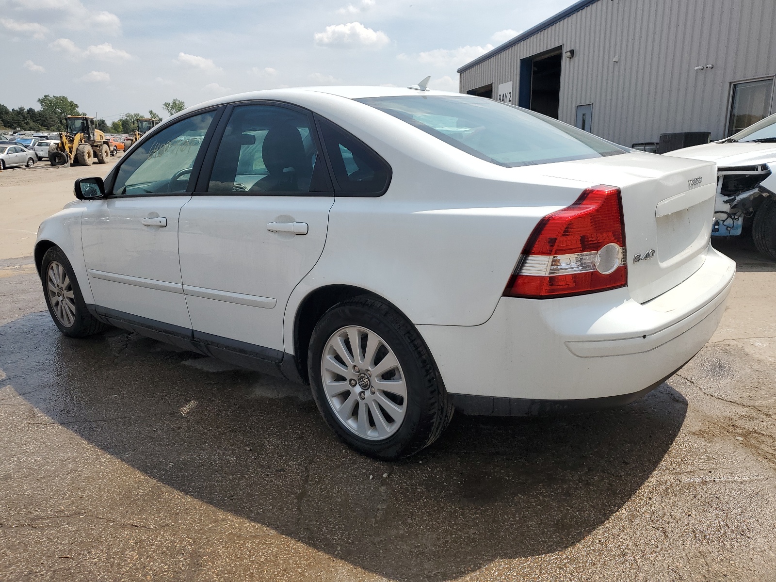 YV1MS382042022829 2004 Volvo S40 2.4I