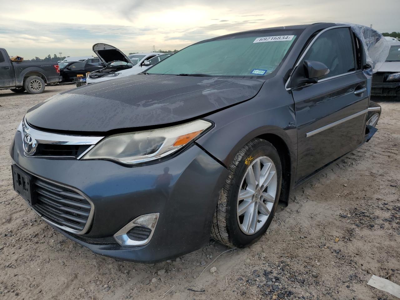 2013 TOYOTA AVALON