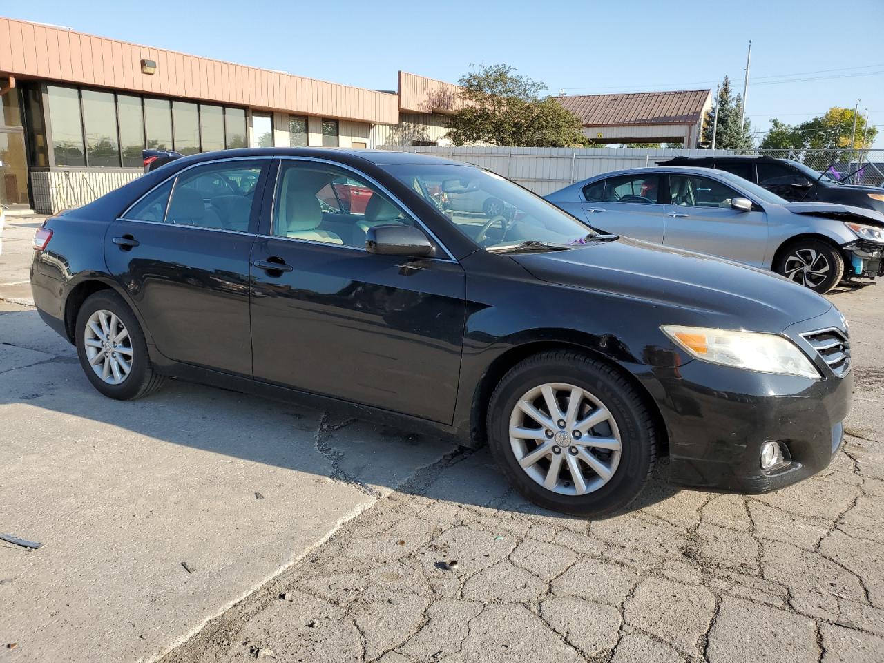 2011 Toyota Camry - Image 4