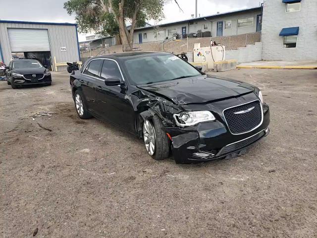 2017 Chrysler 300 Limited VIN: 2C3CCARG5HH599869 Lot: 66104784