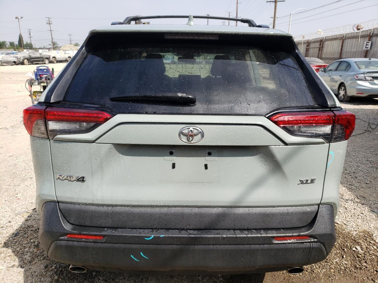 2019 Toyota Rav4 Xle VIN: 2T3W1RFV1KW031495 Lot: 68914774