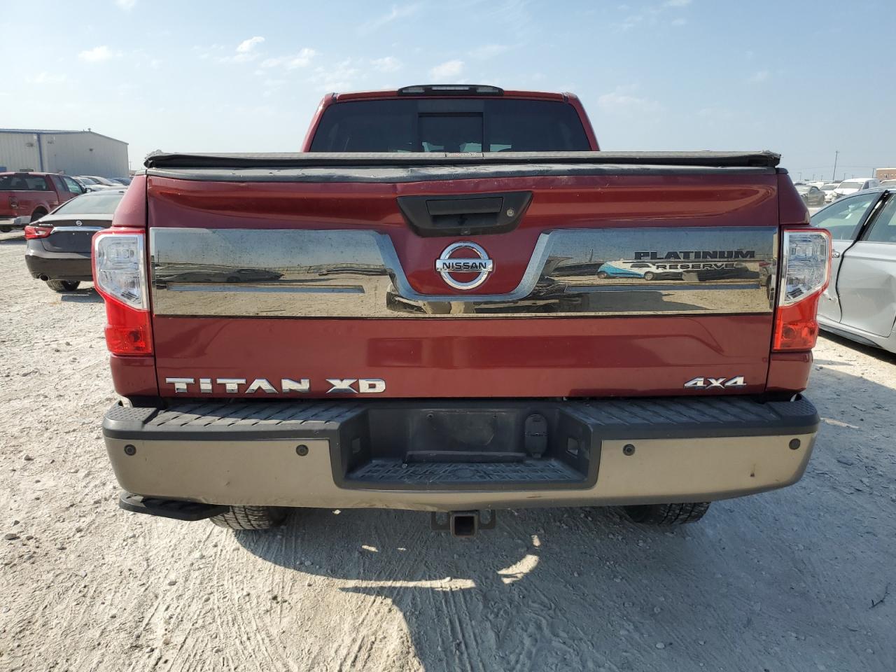 1N6AA1F48JN517632 2018 Nissan Titan Xd Sl