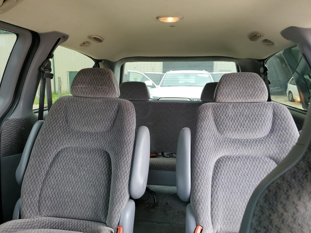 1998 Dodge Grand Caravan Se VIN: 2B4GP44RXWR579651 Lot: 68056274