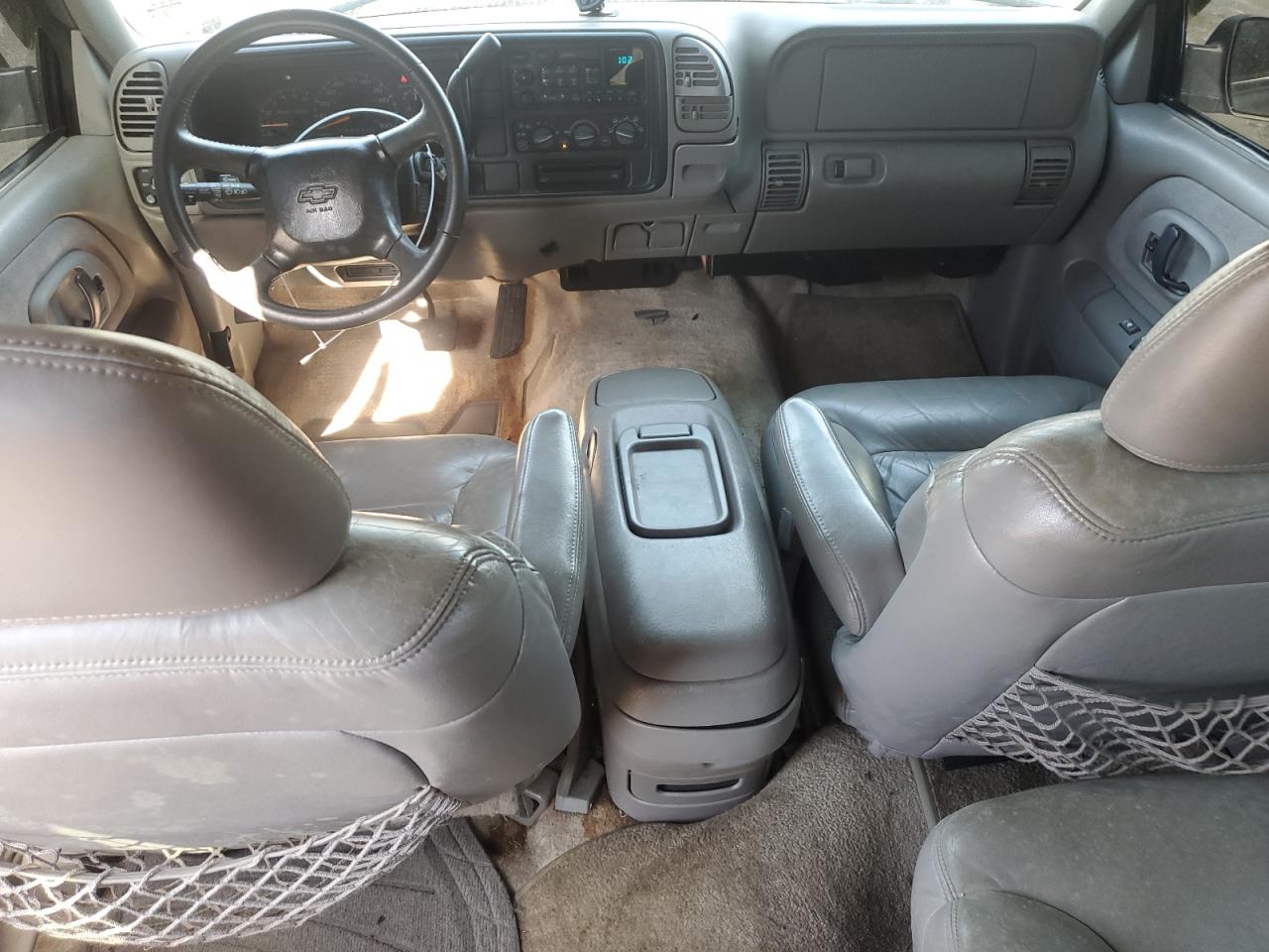 1GNEC16R9XJ490863 1999 Chevrolet Suburban C1500