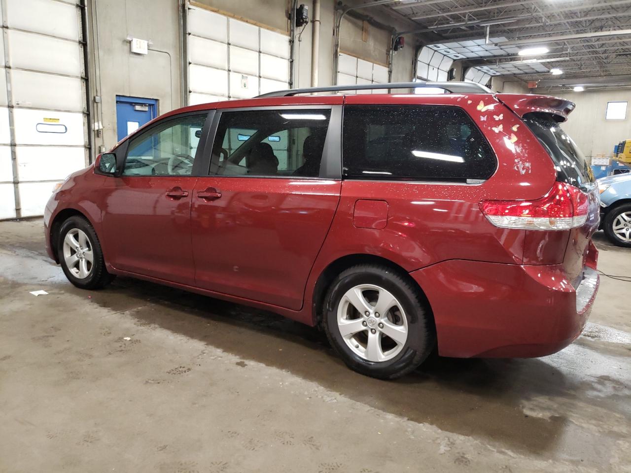 2012 Toyota Sienna - Image 2