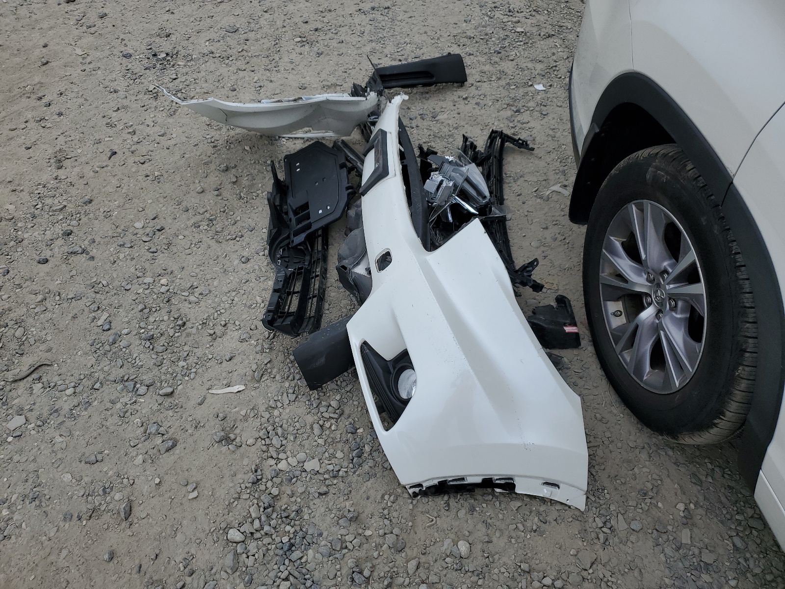 5TDJKRFH0FS124324 2015 Toyota Highlander Xle