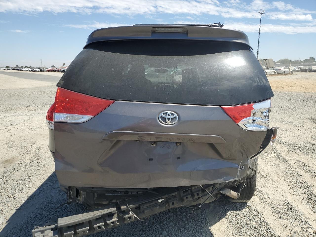 2012 Toyota Sienna Xle VIN: 5TDYK3DCXCS261236 Lot: 66532944