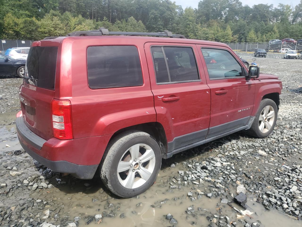 VIN 1C4NJPFA6ED577255 2014 JEEP PATRIOT no.3