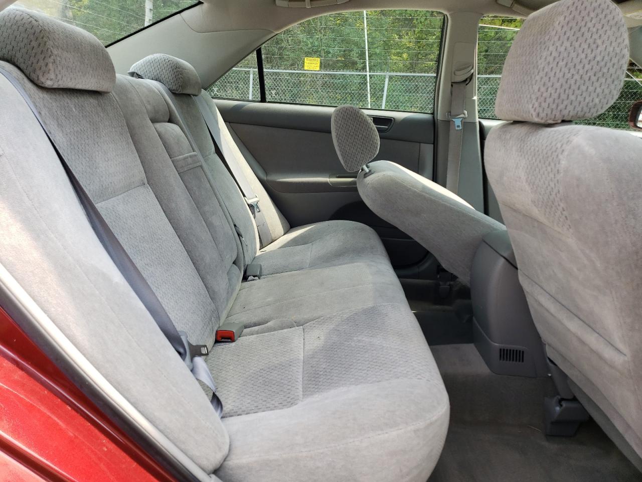 2003 Toyota Camry Le VIN: 4T1BF32K33U052738 Lot: 65818694