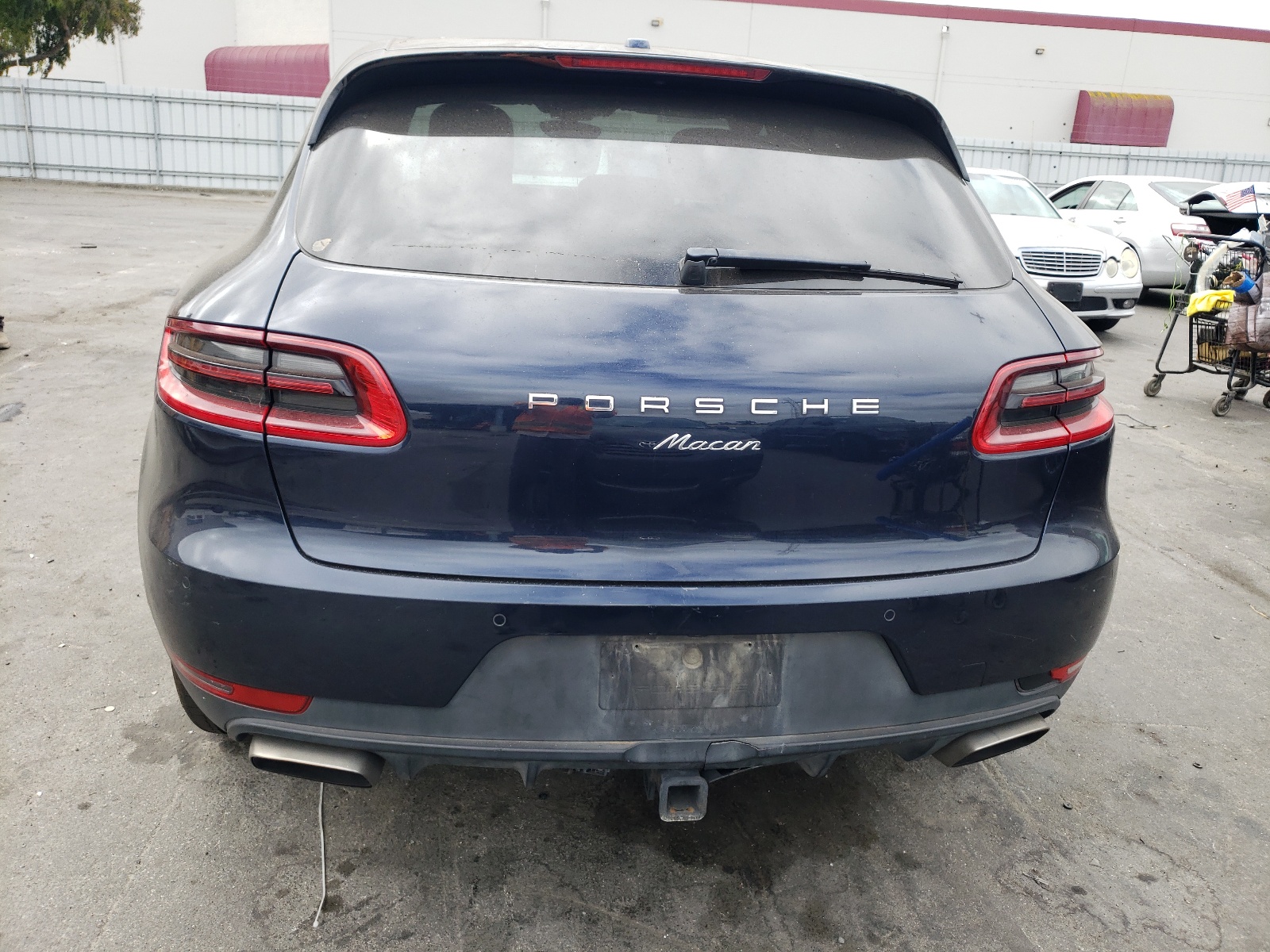 WP1AA2A54HLB81930 2017 Porsche Macan