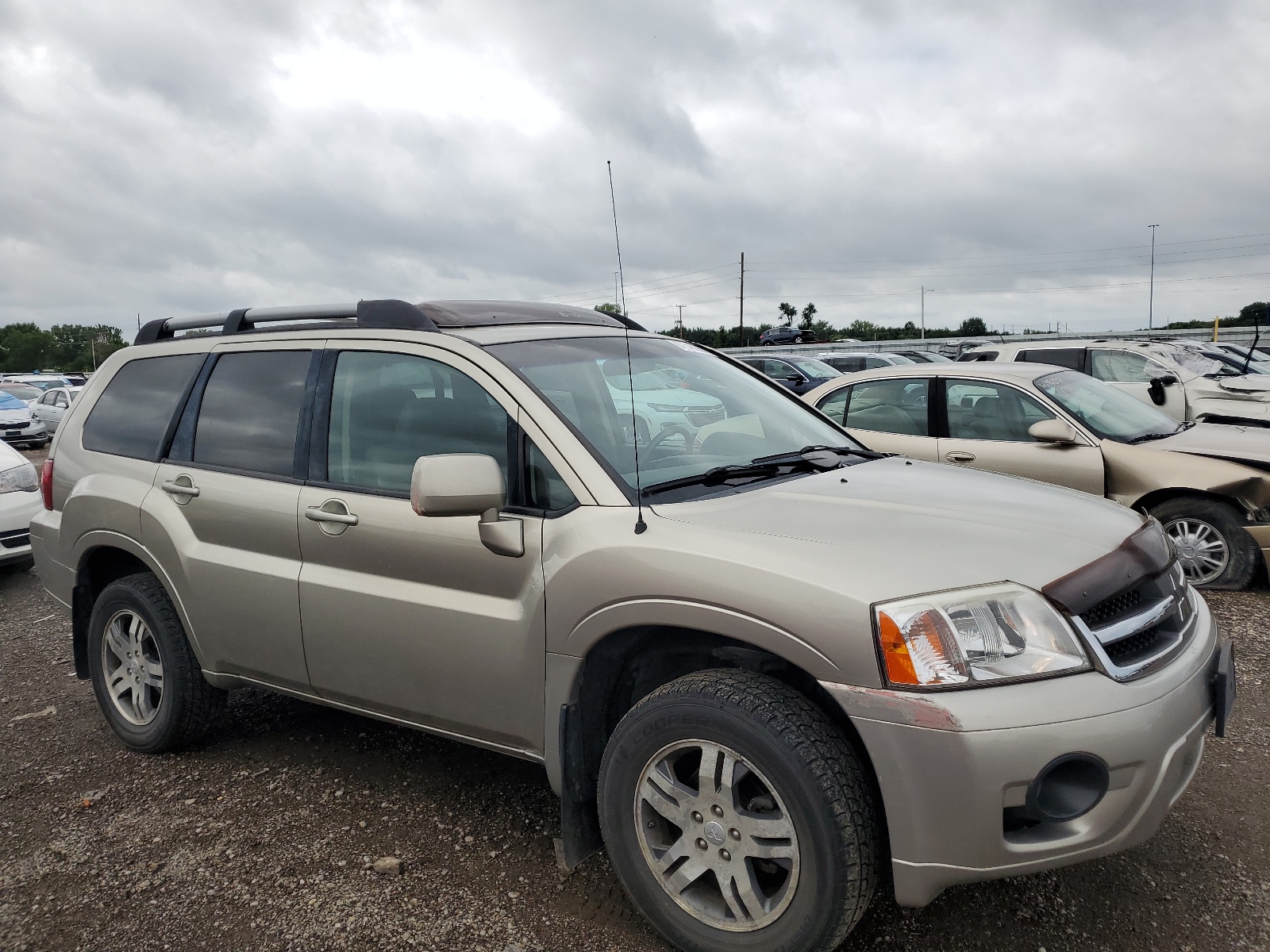 4A4MN31S17E056569 2007 Mitsubishi Endeavor Se