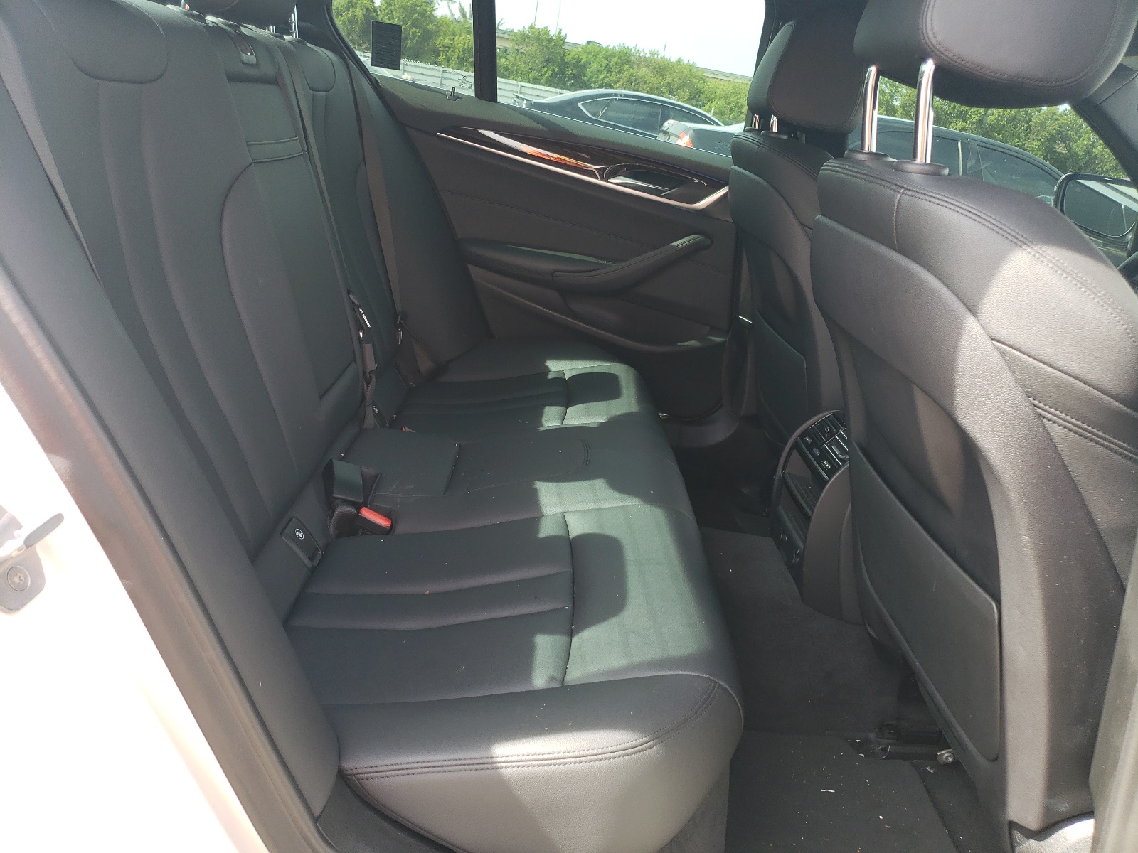 WBAJA9C54KB253744 2019 BMW 530E