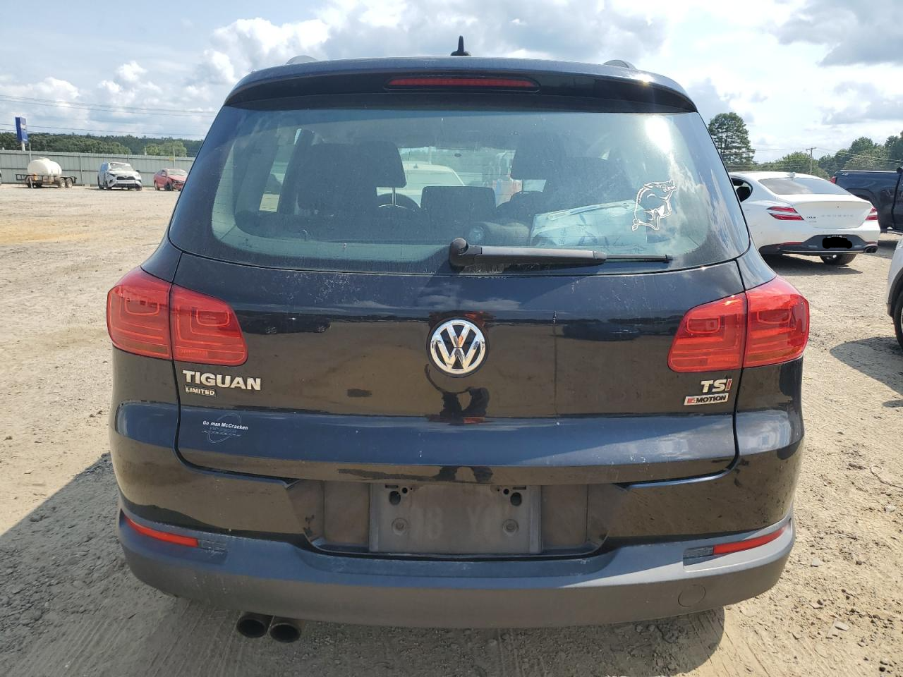 WVGBV7AX3JK001420 2018 Volkswagen Tiguan Limited