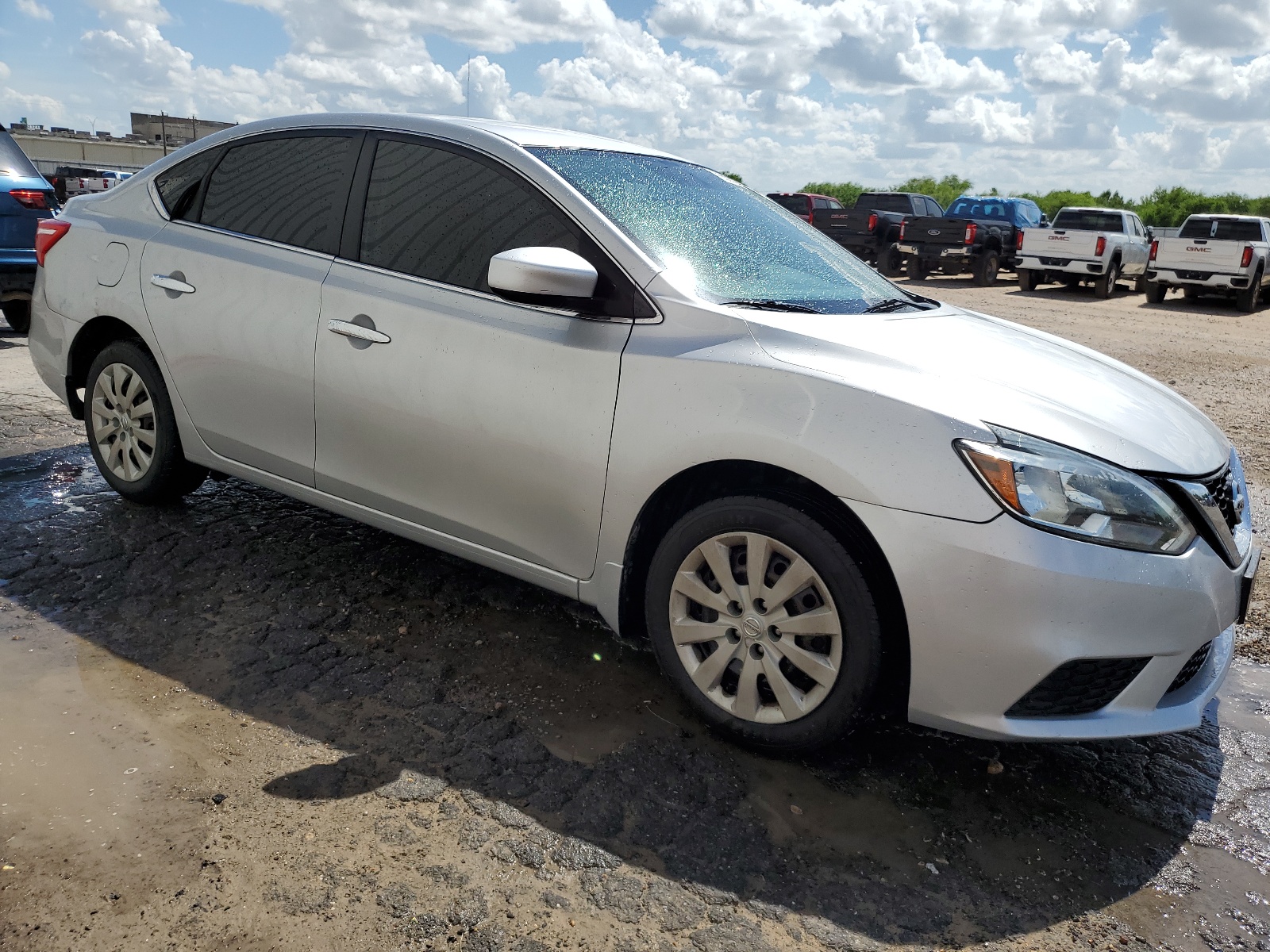 2018 Nissan Sentra S vin: 3N1AB7AP5JY338393