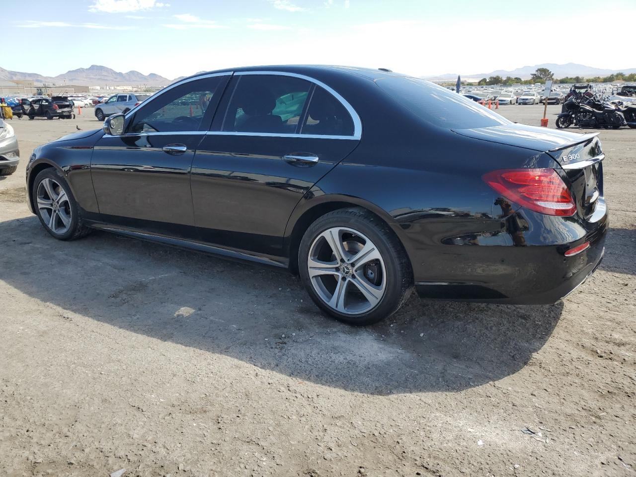 VIN WDDZF4JBXJA339623 2018 MERCEDES-BENZ E-CLASS no.2