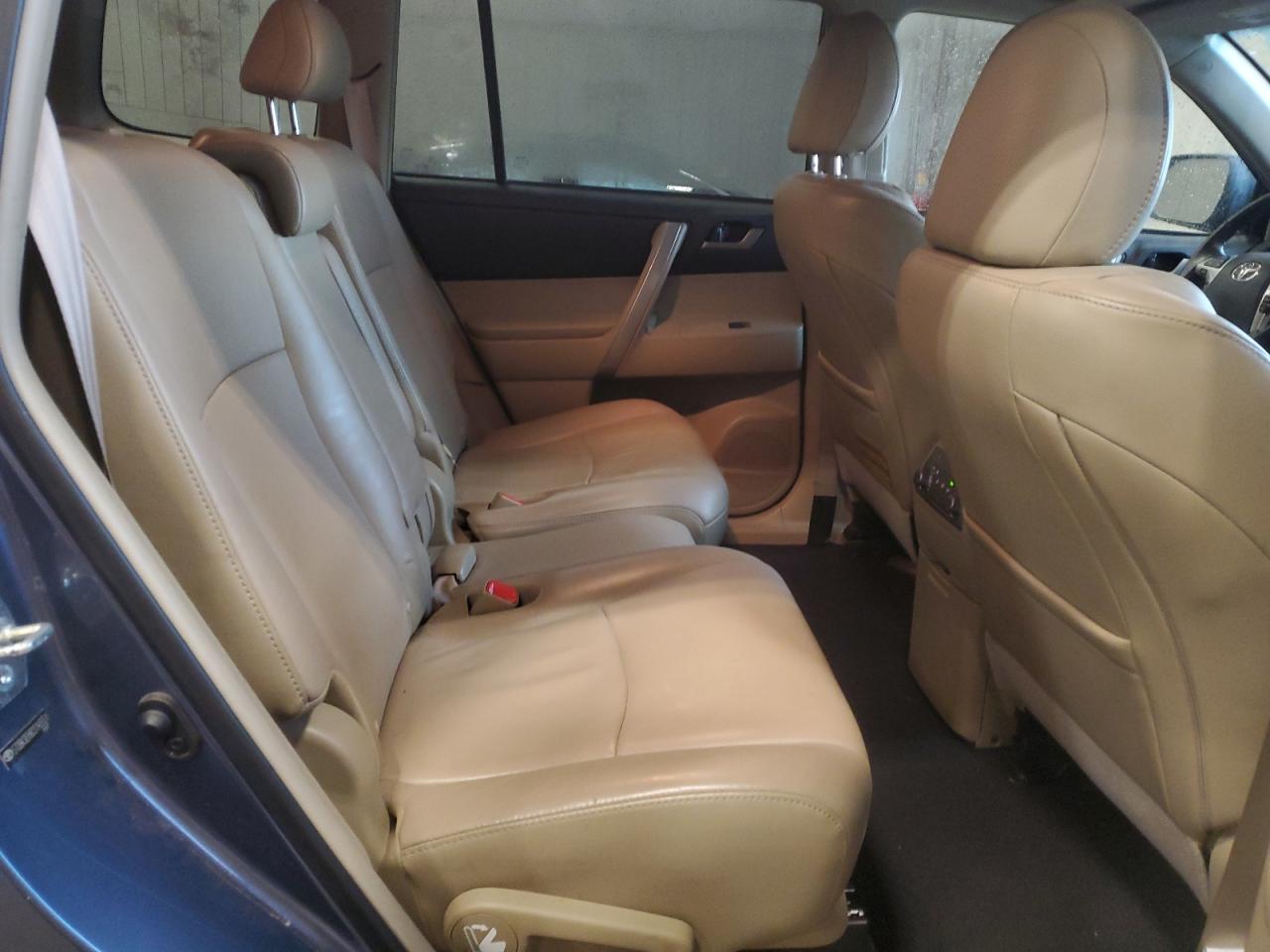 2012 Toyota Highlander Base VIN: 5TDBK3EH8CS145551 Lot: 68670904